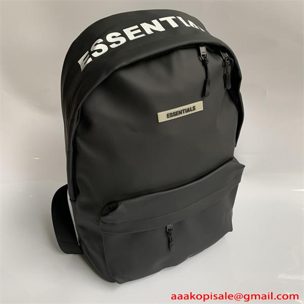 プレート バックパック ブラック エッセンシャルズ コピー 防水風 大容量 多収納 ポケット 人気 ESSENTIALS