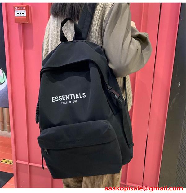 リュック ブラック 大容量 多収納 防水風 通学 ESSENTIALS ベーシック 定番 エッセンシャルズ スーパーコピー