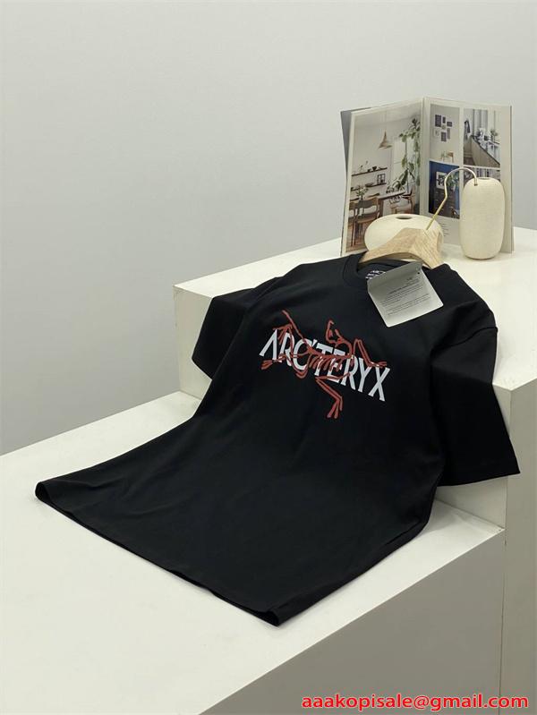 ARC'TERYX アークテリクス コピー ホワイト ネイビー配色 プリント 半袖Tシャツ 軽やか素材 ストリート