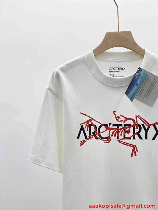 ARC'TERYX アークテリクス コピー ホワイト ネイビー配色 プリント 半袖Tシャツ 軽やか素材 ストリート