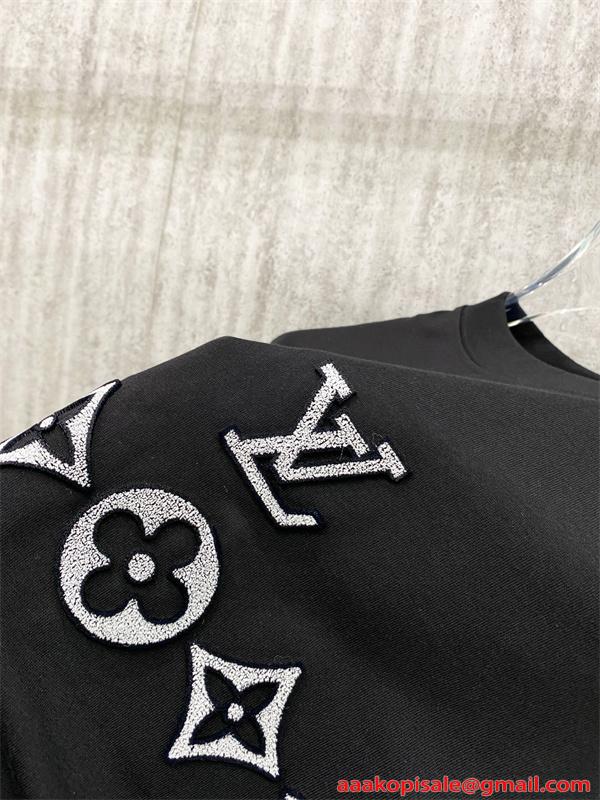 定番⭐︎LOUIS VUITTON ロゴ刺繍 クルーネック Tシャツ ブラック ルイヴィトン コピー 半袖Tシャツ メンズ レディース クルーネック