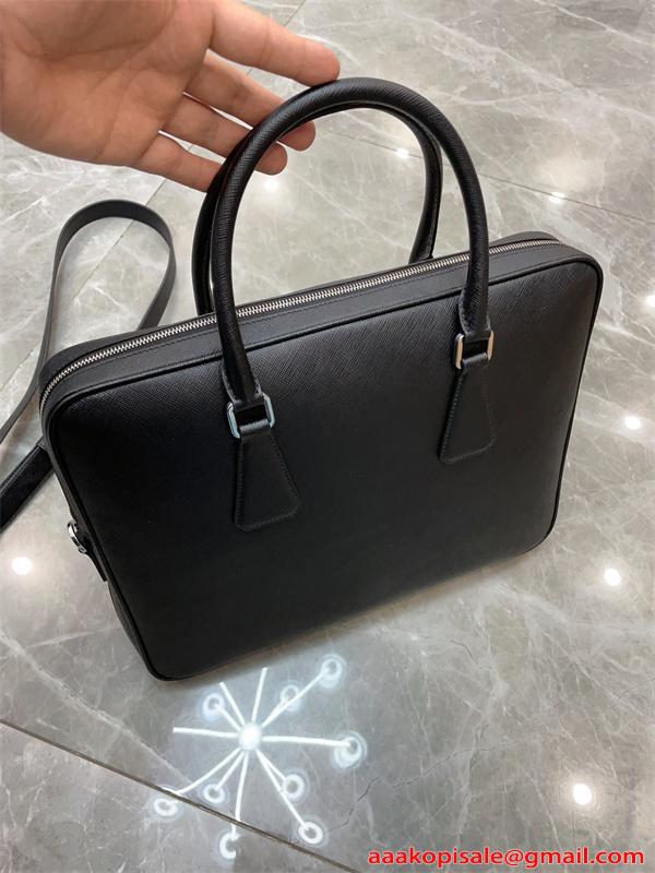 プラダ ビジネスバッグコピー秋こそ楽しめるアイテム PRADA今年らしいおすすめ新品  ブランド激安通販 専門店