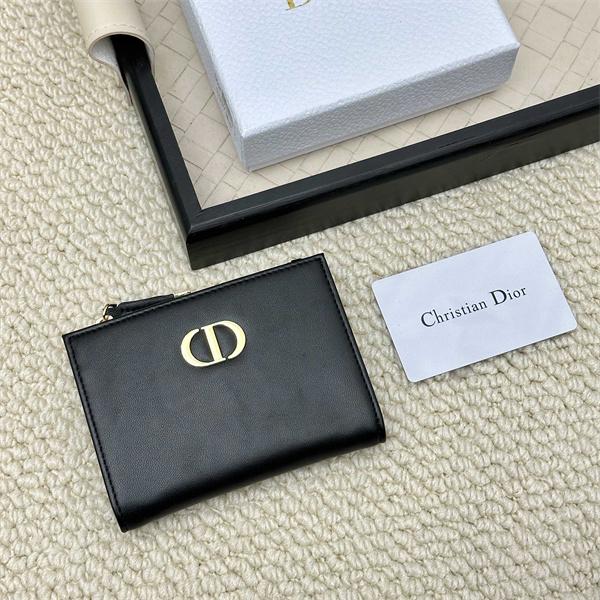 DIOR ディオール スーパーコピー レディース フラグメントケース ゴールドロゴ レザー仕様 洗練