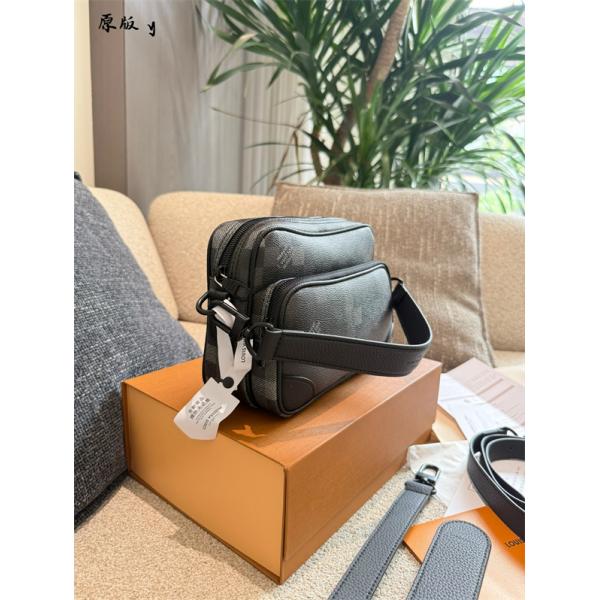 都会的 LOUIS VUITTON ルイヴィトン コピー ショルダーバッグ メンズ コンパクト デイリーユース