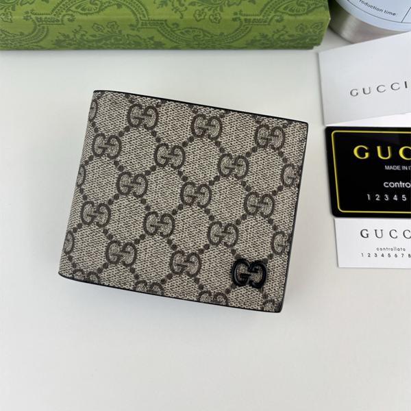 GUCCI グッチ スーパーコピー 話題沸騰 洗練モノグラム 二つ折り財布 メンズ コンパクト