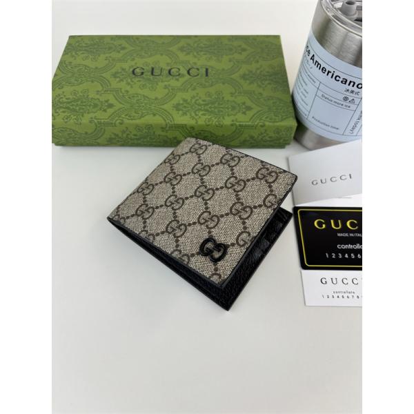 GUCCI グッチ スーパーコピー 話題沸騰 洗練モノグラム 二つ折り財布 メンズ コンパクト