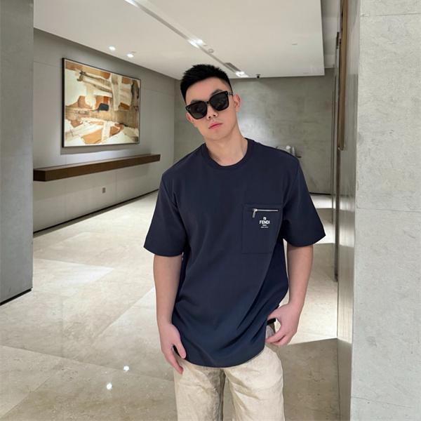 好評継続 半袖Tシャツ ポケット 滑らか質感 シンプル FENDI フェンディ コピー