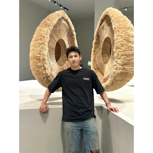 BALENCIAGA バレンシアガ  スーパーコピー 売れ筋商品 2026新作 半袖Tシャツ オーバーサイズ モード