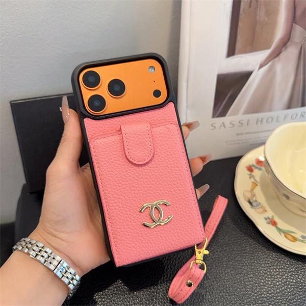 IPHONE17シャネル激安ピンクレザーカード収納フラップポケットストラップ付き上品デザイン耐衝撃保護スマホケース