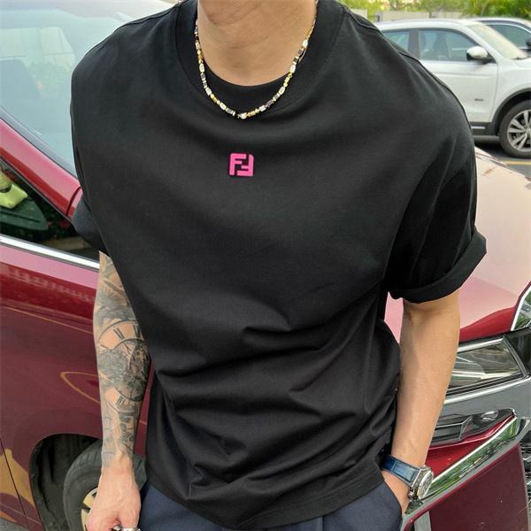FENDI 人気 ミニロゴ ブラック 半袖 Tシャツ ワンポイント シンプル モード フェンディ コピー