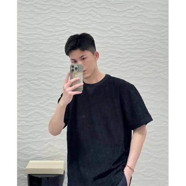 人気 ディオール モノグラム総柄 半袖Tシャツ ホワイト エンボス加工 Dior スーパーコピー 高級感 モード 