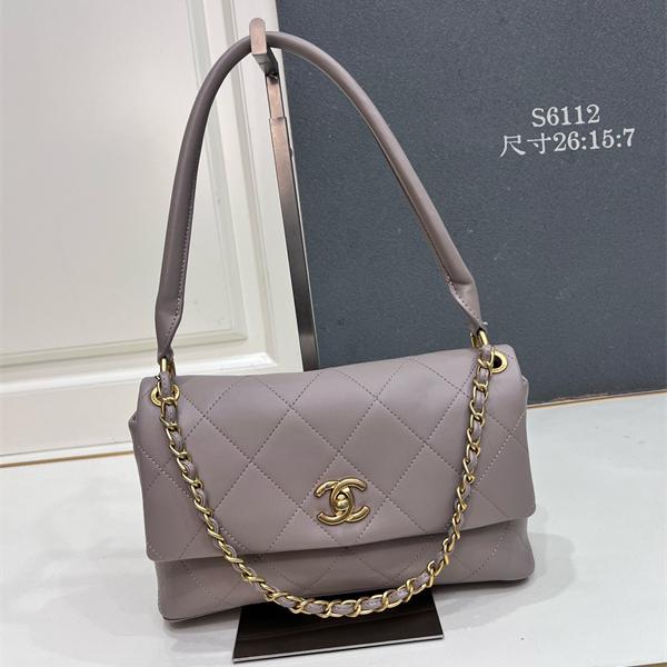 シャネル スーパーコピー レディース CHANEL ショルダーバッグ 上品 エレガント 高級感 2WAYバッグ