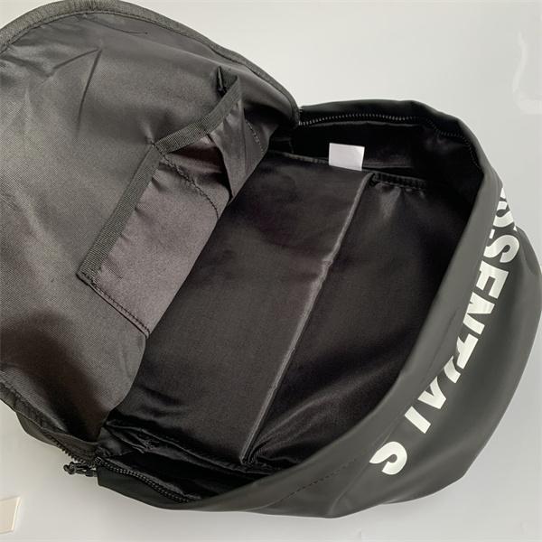 プレート バックパック ブラック エッセンシャルズ コピー 防水風 大容量 多収納 ポケット 人気 ESSENTIALS