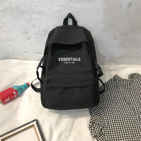 リュック ブラック 大容量 多収納 防水風 通学 ESSENTIALS ベーシック 定番 エッセンシャルズ スーパーコピー