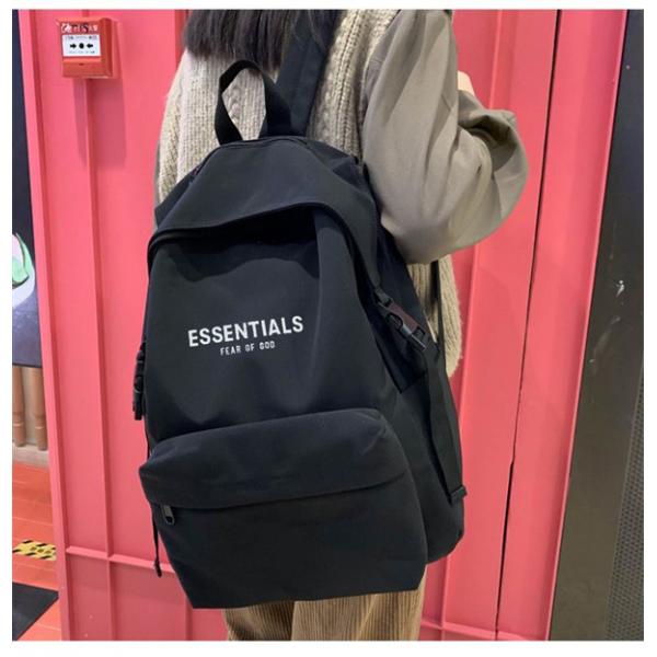 リュック ブラック 大容量 多収納 防水風 通学 ESSENTIALS ベーシック 定番 エッセンシャルズ スーパーコピー