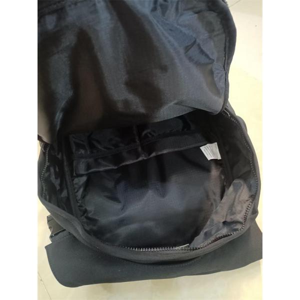 リュック ブラック 大容量 多収納 防水風 通学 ESSENTIALS ベーシック 定番 エッセンシャルズ スーパーコピー