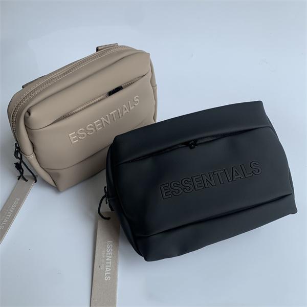 ESSENTIALS ポーチバッグ ブラック 大容量 小物収納 ミニバッグ 高級感 人気 エッセンシャルズ スーパーコピー