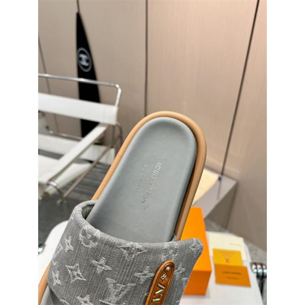 2026SS新ブーム ルイ ヴィトン サンダル コピー今季は色を使った注目新品 LOUIS VUITTON 人気に激安(日本最大級)