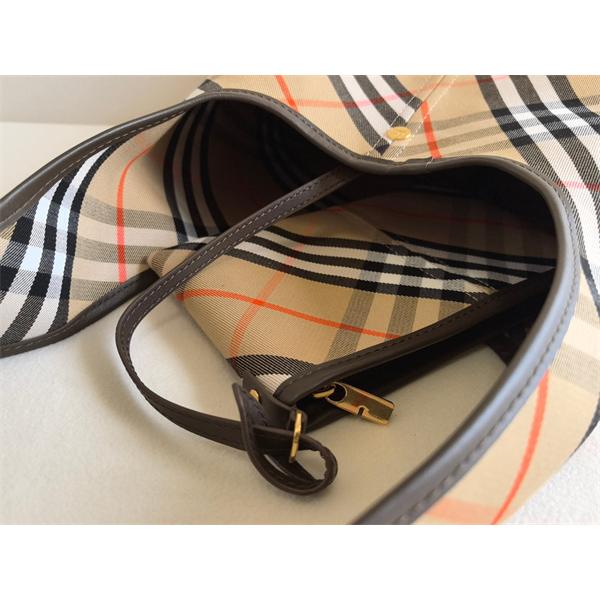 2026春夏の大注目トレンド  BURBERRY バーバリーバッグスーパーコピーブランド激安通販 専門店