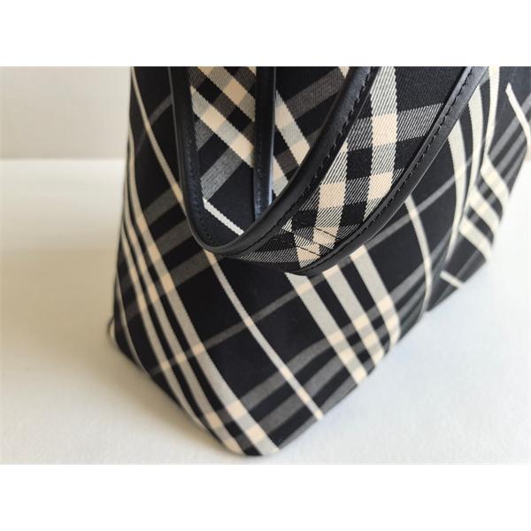 素敵カジュアル春夏新品 バーバリーバッグコピー BURBERRY 2026トレンドブランド激安通販 専門店