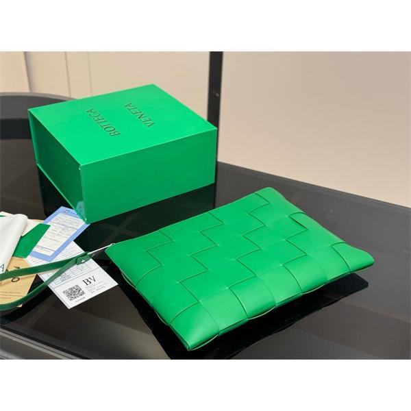 大人気☆NEW  ボッテガヴェネタポーチコピー BOTTEGA VENETA お得人気セール cassette  存在感◎26SS 激安通販 専門店