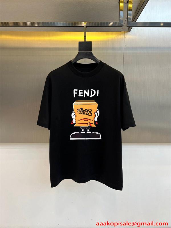 フェンディ コピー 半袖 Tシャツ メンズ ワイドフィット ホワイト ブラック プリントデザイン キャラクター柄 ロゴ入り カジュアル 通気性 柔らか素材 春夏