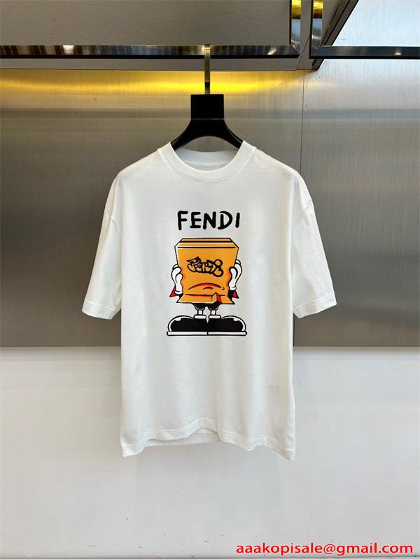 フェンディ コピー 半袖 Tシャツ メンズ ワイドフィット ホワイト ブラック プリントデザイン キャラクター柄 ロゴ入り カジュアル 通気性 柔らか素材 春夏
