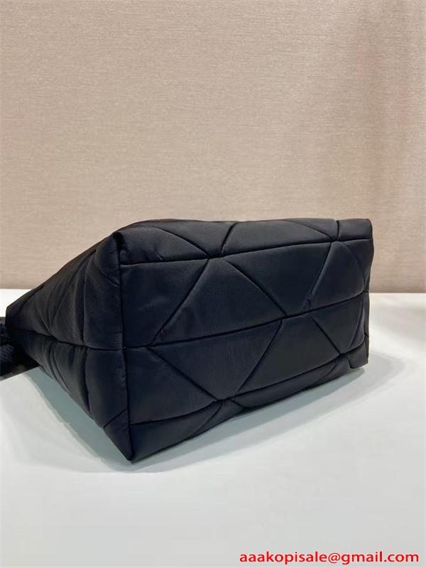 PRADA コピー プラダ ハンドバッグ ナイロンキルティング ブラック 2WAY ショルダーバッグ ミニポーチ付き 軽量 大容量 高級仕様 N級モデル レディース