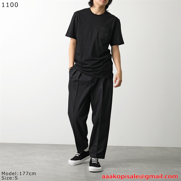 LOEWE コピー ロエベ 半袖Tシャツ H526Y22XBC ブラック エンボスロゴ ポケットデザイン クルーネック 上質コットン ミニマル高級 メンズ