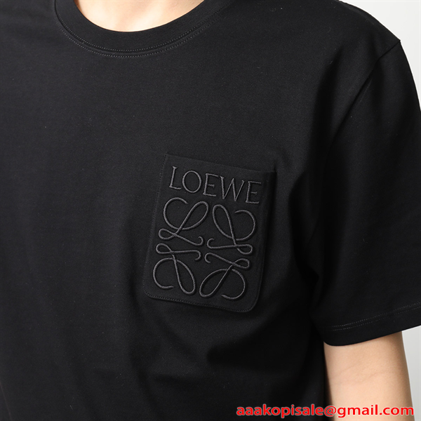 LOEWE コピー ロエベ 半袖Tシャツ H526Y22XBC ブラック エンボスロゴ ポケットデザイン クルーネック 上質コットン ミニマル高級 メンズ