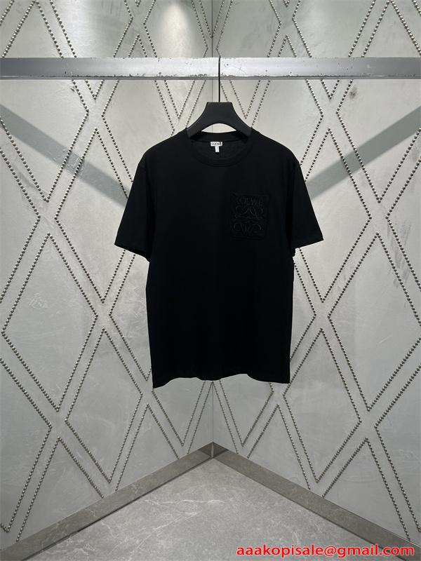 LOEWE コピー ロエベ 半袖Tシャツ H526Y22XBC ブラック エンボスロゴ ポケットデザイン クルーネック 上質コットン ミニマル高級 メンズ