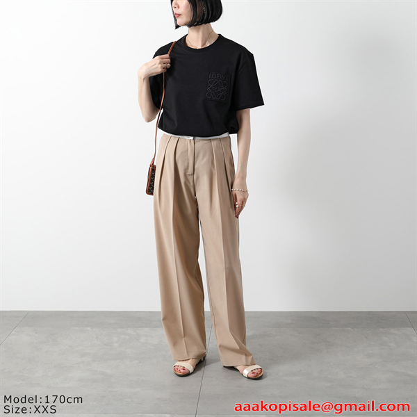 LOEWE コピー ロエベ 半袖Tシャツ H526Y22XBC ブラック エンボスロゴ ポケットデザイン クルーネック 上質コットン ミニマル高級 メンズ