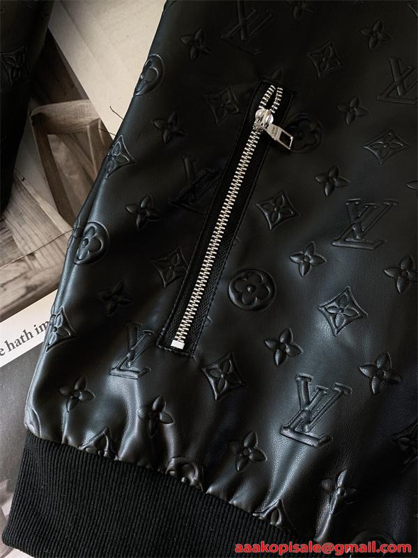 Louis Vuitton スーパーコピー フード付き ジップブルゾン ブラック エンボスモノグラム ルイヴィトン 光沢切替 高級感 ジャケット