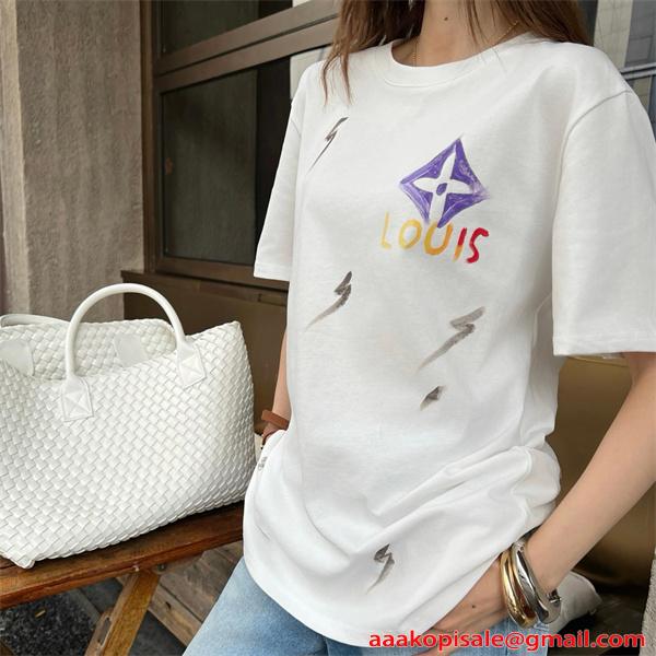  ホワイト ルイヴィトン コピー 半袖 Tシャツ 手描き風ロゴ カラープリント ルーズ感 夏映え カジュアル Louis Vuitton
