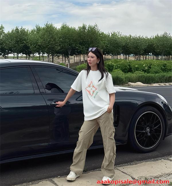 半袖Tシャツ ホワイト ルイヴィトン コピー クルーネック モノグラムフラワー風フロントデザイン ドット調ロゴ Louis Vuitton