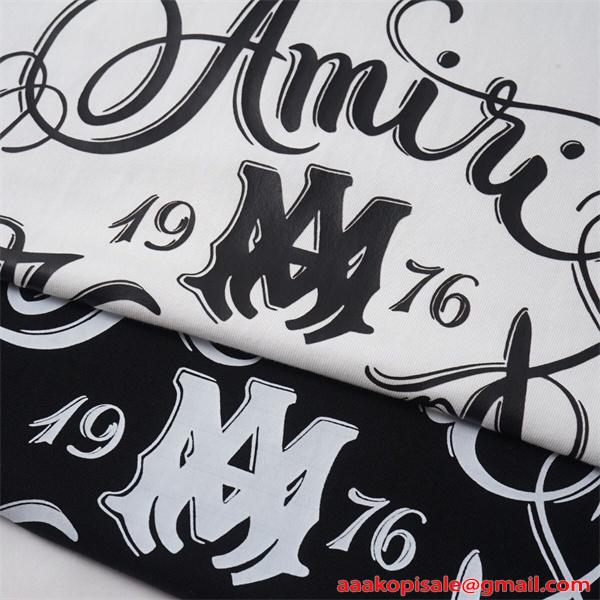 アミリ AMIRI コピー Tシャツ メンズ ワンポイントロゴ 刺繍風プリント 半袖 クルーネック ブラック ミニロゴ シンプル ストリート
