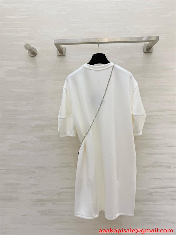 PRADAプラダロングtシャツコピー★2026トレンドファッション性抜群スタイリッシュ★ミニバッグ付き