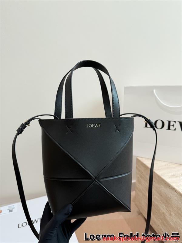 2026新作 LOEWE Fold toteロエベトートバッグコピー セレブ愛用のファッションアイテム