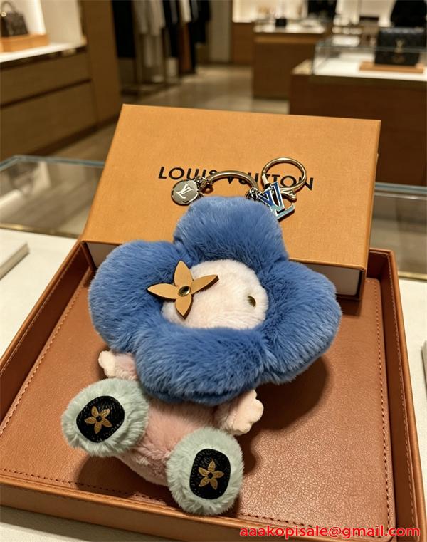 芸能人愛用2026トレンドルイビトンキーホルダーコピーAnger Forestシリーズ人気LOUIS VUITTON