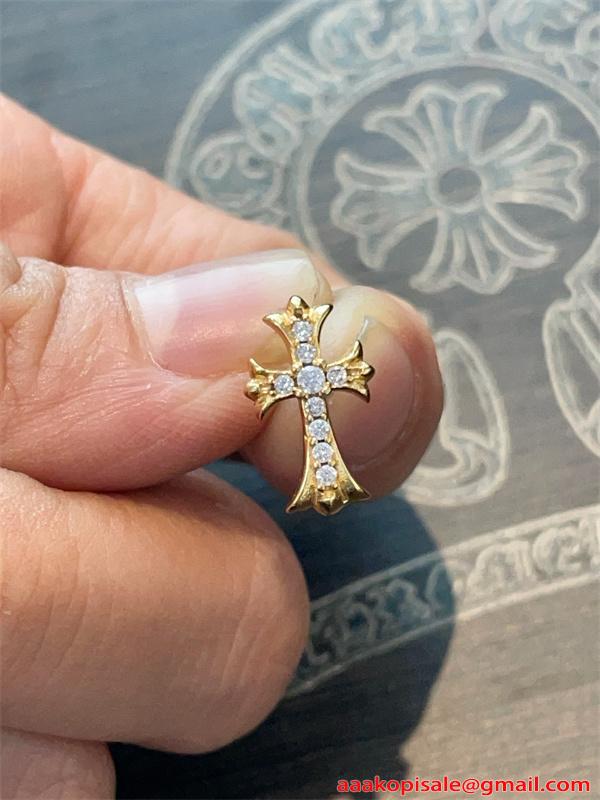 ユニセックス日常使いから特別な日まで CHROME HEARTS クロムハーツピアスコピー おしゃれアクセサリー★