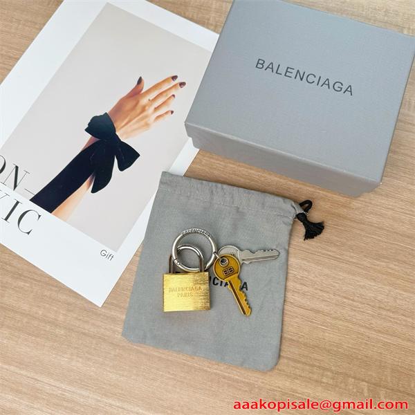 Rodeo新作BALENCIAGA  バレンシアガ キーホルダーコピーアクセサリー登場 おしゃれSNS映え間違いなし