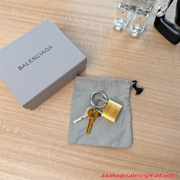 Rodeo新作BALENCIAGA  バレンシアガ キーホルダーコピーアクセサリー登場 おしゃれSNS映え間違いなし