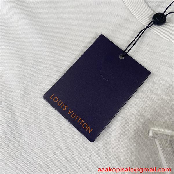 エンボスロゴ 半袖Tシャツ ルイヴィトン コピー Louis Vuitton メンズ レディース 立体モノグラム シンプル 高級感 無地 クルーネック