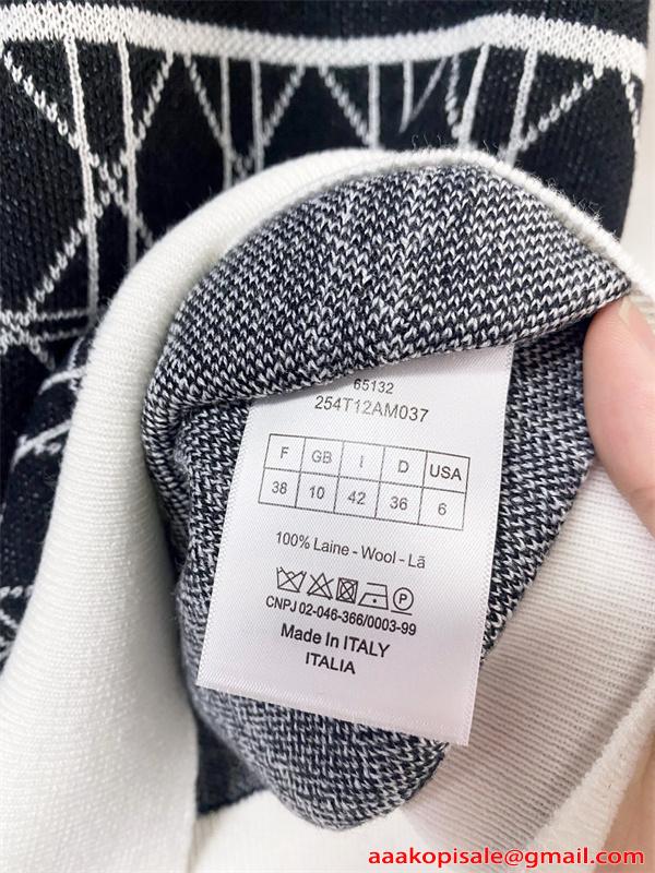 ❤ディオールtシャツコピーDIORトレンド感たっぷりのレディースニットおしゃれな大人の夏コーデに