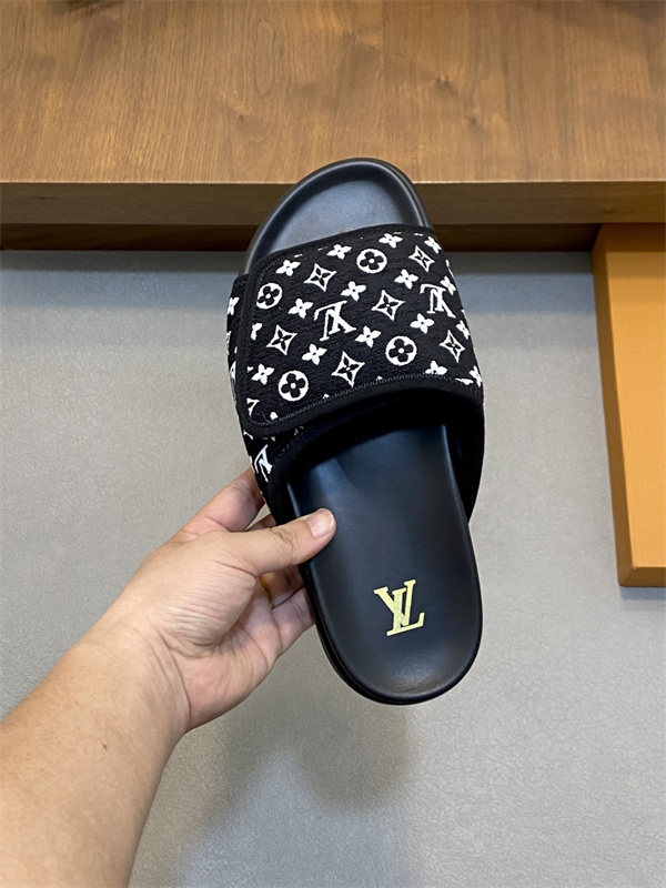 LOUIS VUITTONルイヴィトンサンダルメンズスーパーコピー2026 SNSで