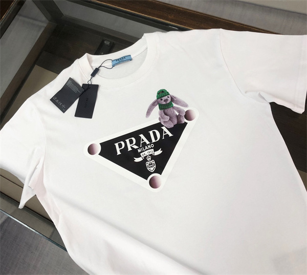 フロントプリント ぬいぐるみ デザイン カジュアル 夏コーデ プラダ コピー PRADA