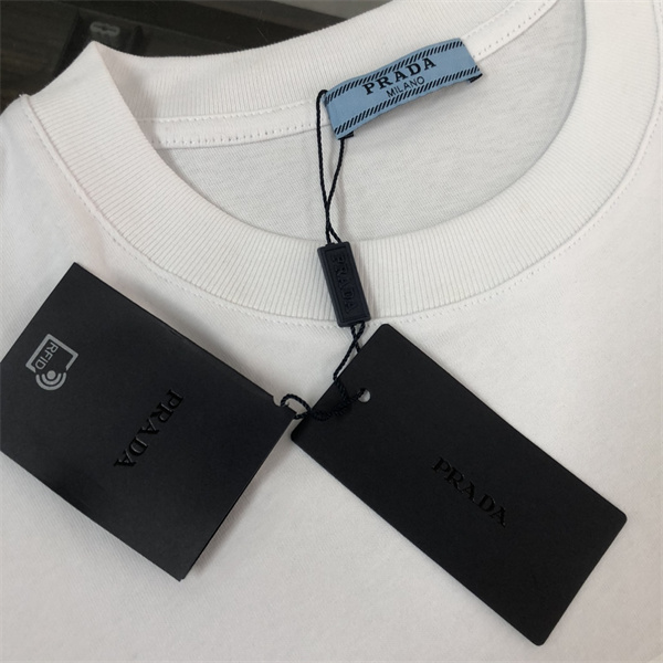 フロントプリント ぬいぐるみ デザイン カジュアル 夏コーデ プラダ コピー PRADA