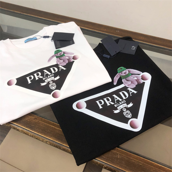 フロントプリント ぬいぐるみ デザイン カジュアル 夏コーデ プラダ コピー PRADA