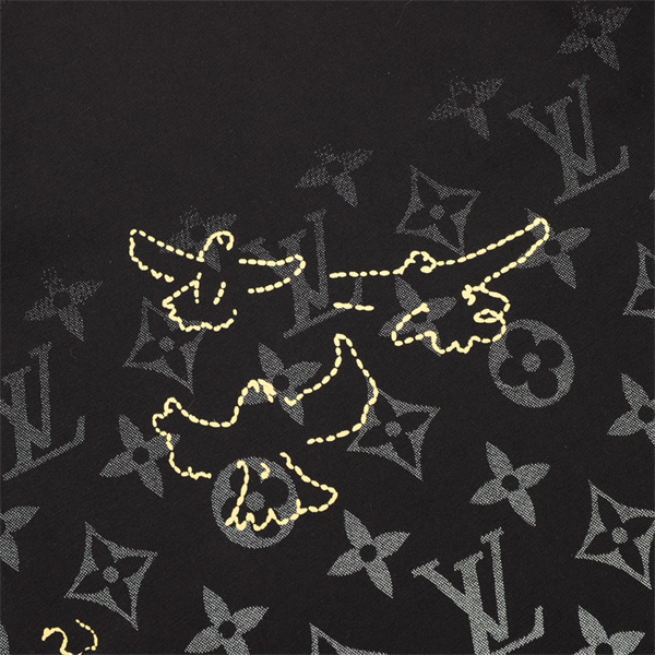  メンズ 半袖Tシャツ モノグラム総柄 ゴールドラインアート クルーネック 夏向け ルイヴィトン コピー LOUIS VUITTON