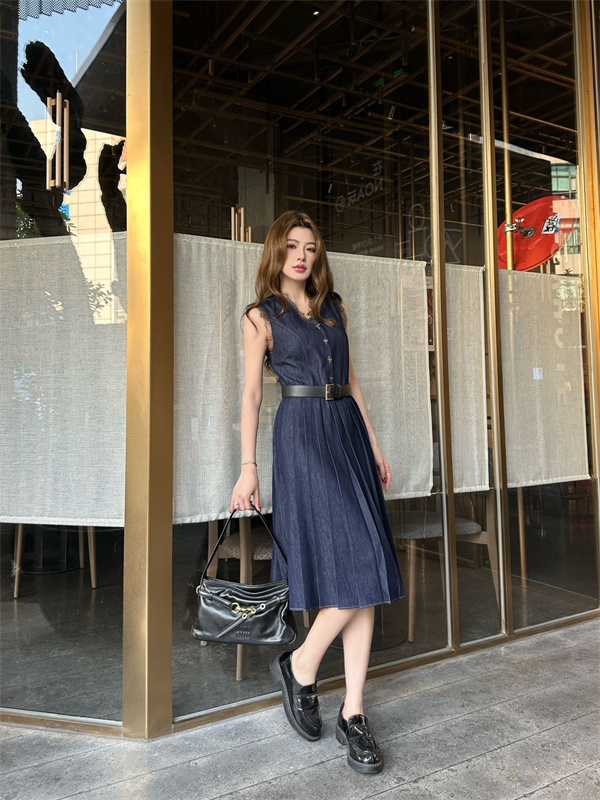 プラダ風 PRADAスタイル デニムワンピース レース切替 ノースリーブ プリーツスカート ウエストベルト 上品 セクシー フェミニン レディース